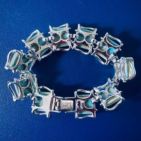 Vintage 1940s-50s Coro Craft Pegasus Confetti Lucite Bracelet - Picture 3 of 4
